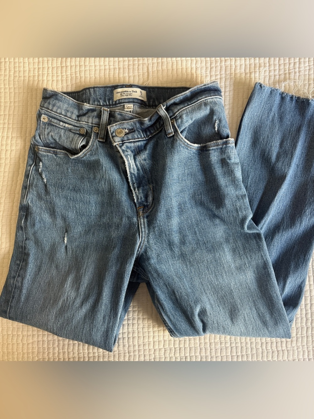 Abercrombie & Fitch Asymmetrical Women’s Light Blue Curve Love Straight Jeans